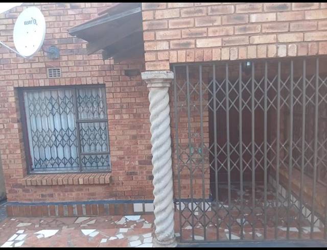 3 BEDROOM HOUSE FOR SALE IN NALEDI